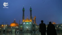 Makam Sayidah Fatimah Maksumah di Qom