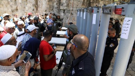 Kolonët sionistë sulmojnë xhaminë Al Aksa