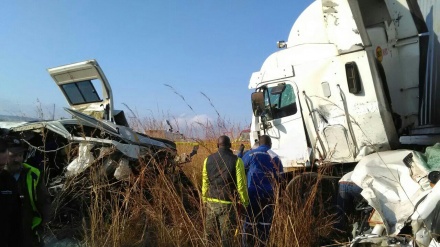 África do Sul: Colisão entre ônibus e camião provoca 18 mortos 