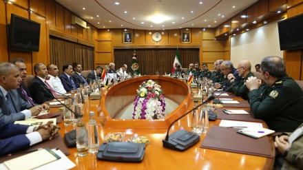 イランとイラク、軍事・防衛協力合意覚書に署名