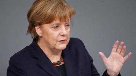 Merkel: NATO, Rusya ile akla uygun ilişkiler istiyor