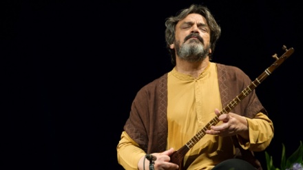 巨匠ホセイン・アリーザーデによる「秋」