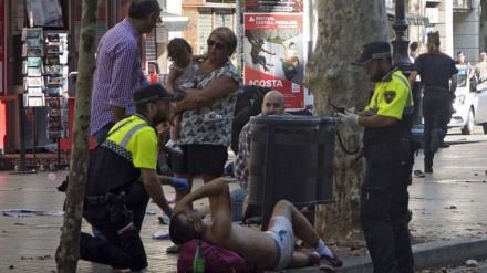 Barcellona, polizia cerca “due o tre” persone legate ad attacchi