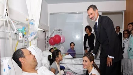 Los Reyes visitan a los heridos del atentado de Las Ramblas en el Hospital del Mar