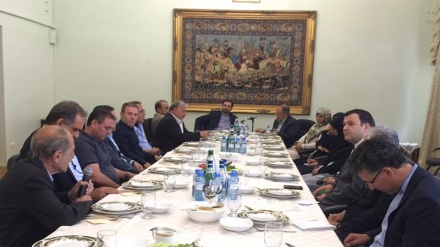 İran ve Ermenistan Ekonomik Faaliyetlerinin Kolaylaştırılması Yollarını İnceledi