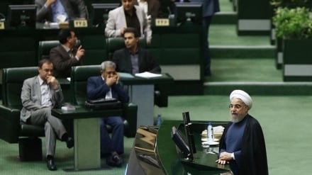 イラン国会で、大統領に指名された閣僚の資格審査が開始