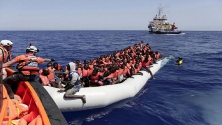 Libia: Guardia Costiera minaccia e depreda i profughi