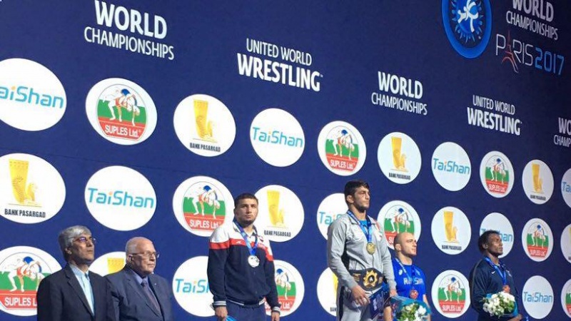 Paris İranlı Pehlivan'a hayret kaldı: İran'lı güreşçi 86. kg.da altın madalya kazandı