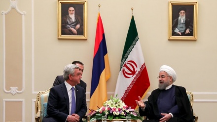 イラン大統領、「アルメニアをはじめとする近隣諸国との関係拡大を追求」