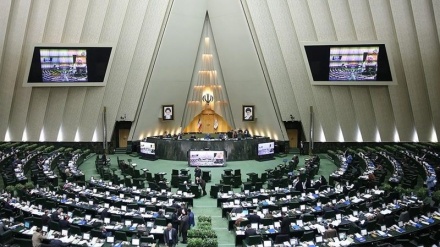 Parlamento iraniano diz 'sim' à 16 escolhas do governo