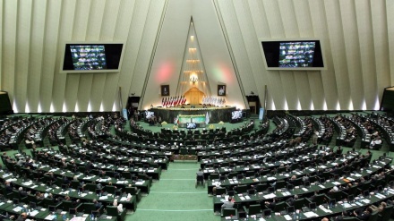 Parlamento  iraniano continua no terceiro dia a discussão sobre os ministros do governo 