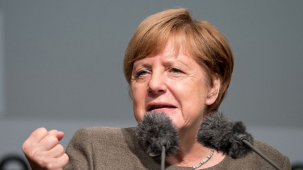 Merkel: Hungría no puede ignorar fallo de Tribunal europeo sobre refugiados