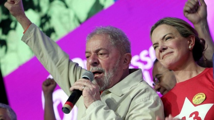 Polícia brasileira diz haver indícios de corrupção da atual líder do PT