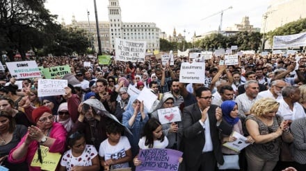 Los musulmanes catalanes marchan en La Rambla contra el terrorismo
