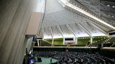 Iniciou-se o segundo dia do debate sobre os ministros escolhidos pelo presidente Hassan Rouhani 
