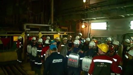 Equipas de resgate tentam contactar oito mineiros desaparecidos na Rússia
