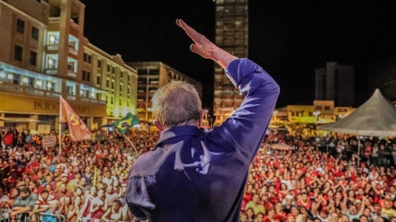 Lula: Responsáveis por Lava Jato são 'canalhas'