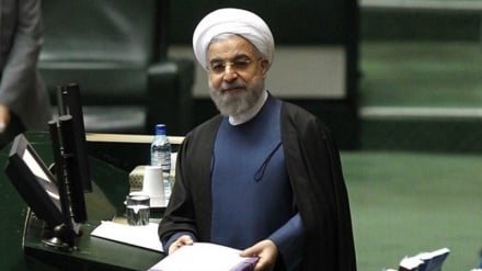 イラン大統領の就任宣誓式に９０以上の外国代表団が参列