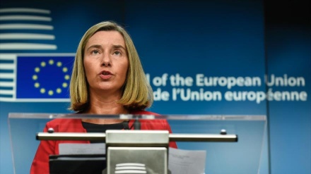 Mogherini uron shqiptarët në gjuhën shqipe