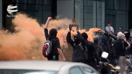 Scontri tra “antirazzisti” e Polizia in Canada: arresti