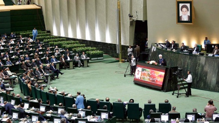 Эрон парламенти президент томонидан таклиф этилган 16 вазир номини тасдиқлади