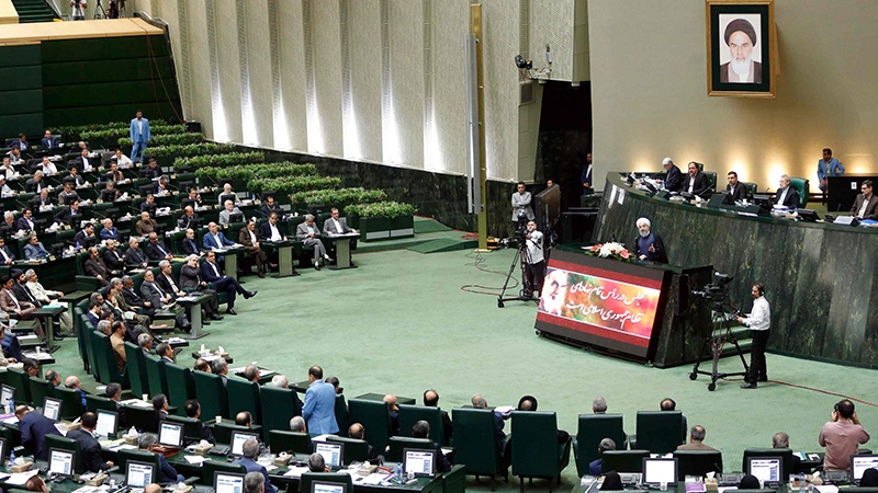 Meclis, Ruhani tarafından önerilen 16 bakana güven oyu verdi