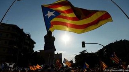 スペイン・カタルーニャ州住民投票、分離賛成が９０％