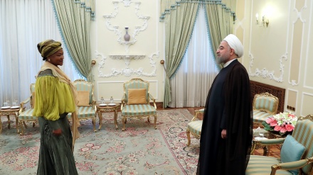 イラン大統領、「イランは南アフリカと全面的な協力の強化を行う」