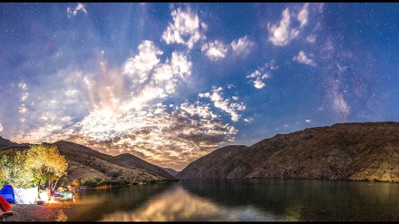 西部ロレスターン州・ガハル湖