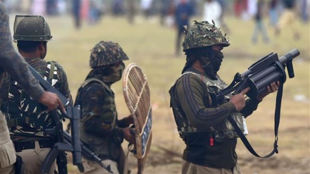 Indian forces kill two suspected militants, capture one in Kashmir 