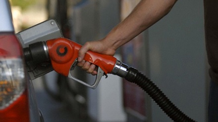 ドイツＮＴＶテレビ、対イラン制裁の影響によるガソリンの価格高騰について警告