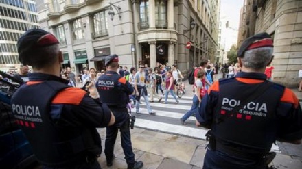 Spagna: referendum Catalogna, seggi chiusi e polizia schierata