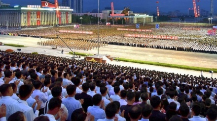 北朝鮮が、ミサイル実験なしで６９回目の建国記念日を実施（動画）