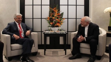 İran ile Pakistan dışişleri bakanları ikili münasebetlere vurgu yaptı