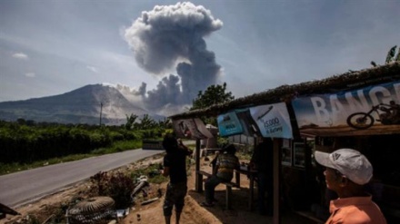 Indonesia villages evacuated amid volcanic eruption