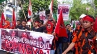 Aksi Demo Dukung Muslim Rohingya