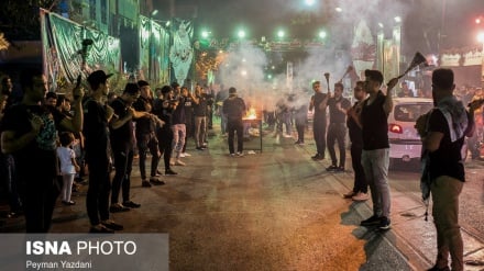 Acara Duka di malam ketiga Asyura di Iran