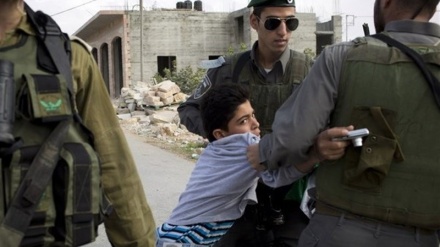 Tahun Lalu, Israel Tangkap 595 Anak dan Remaja Palestina