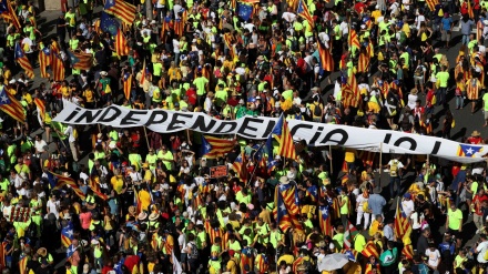 Milhares protestam em Barcelona em prol de referendo separatista