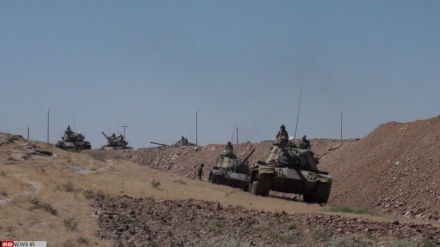 伊朗军队在伊朗西部举行海达尔卡拉尔军演