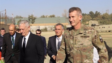 שר ההגנה האמריקני ומזכ