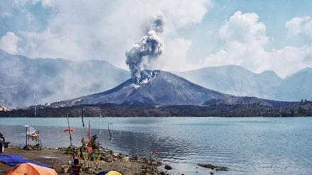 Indonesia, vulcano: continuano le evacuazioni a Bali