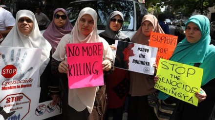 (FOTO DEL GIORNO) Sit in davanti sede ONU a sostegno dei Rohingya