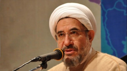 Ayatullah Araki: Umoja ni ufumbuzi wa matatizo ya jamii ya Kiislamu