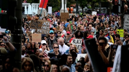 Milhares de manifestantes em Washington para reclamar justiça racial