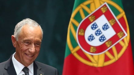 Presidente e ministro de Portugal entregam espadas a aspirantes a oficiais da Marinha