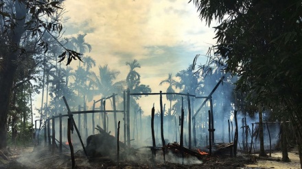 (FOTO DEL GIORNO) Ecco cio' che resta da case dei rohingya