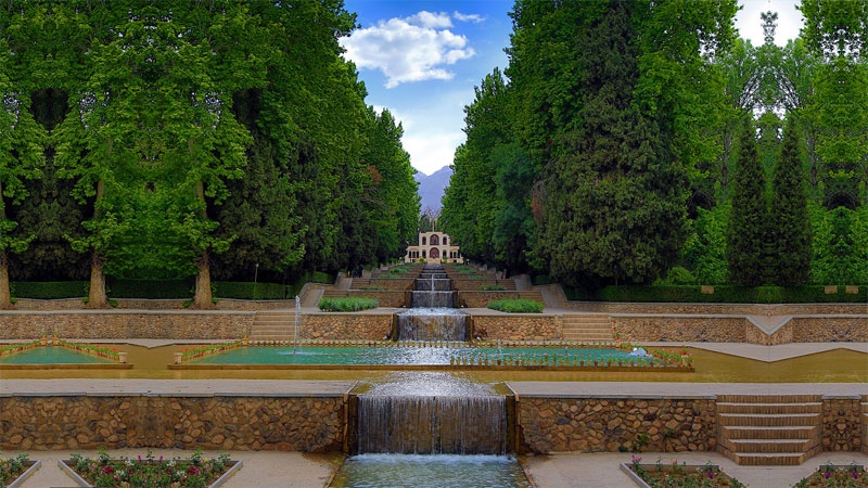 イラン南東部ケルマーン州にあるマーハーン庭園