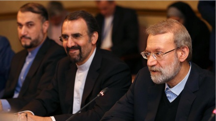 Lariyani: Estrategia de EE.UU. es jugar con el terrorismo