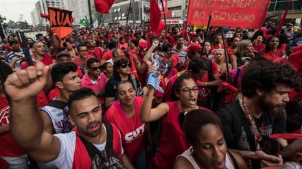 Brazilians decry Temer as Congress dismisses charges against him